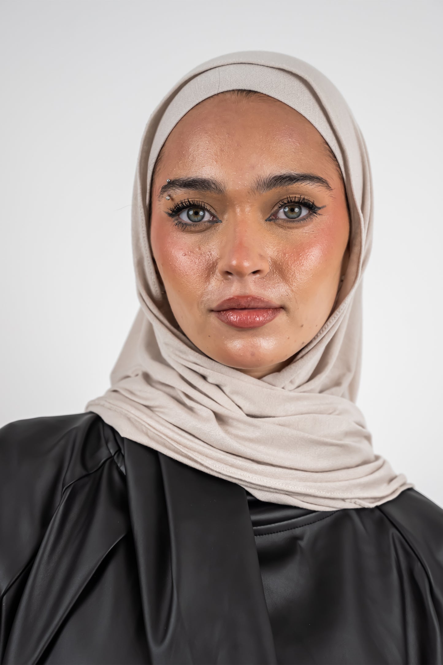 Easy Kuwaiti Scarf – Classic Fit