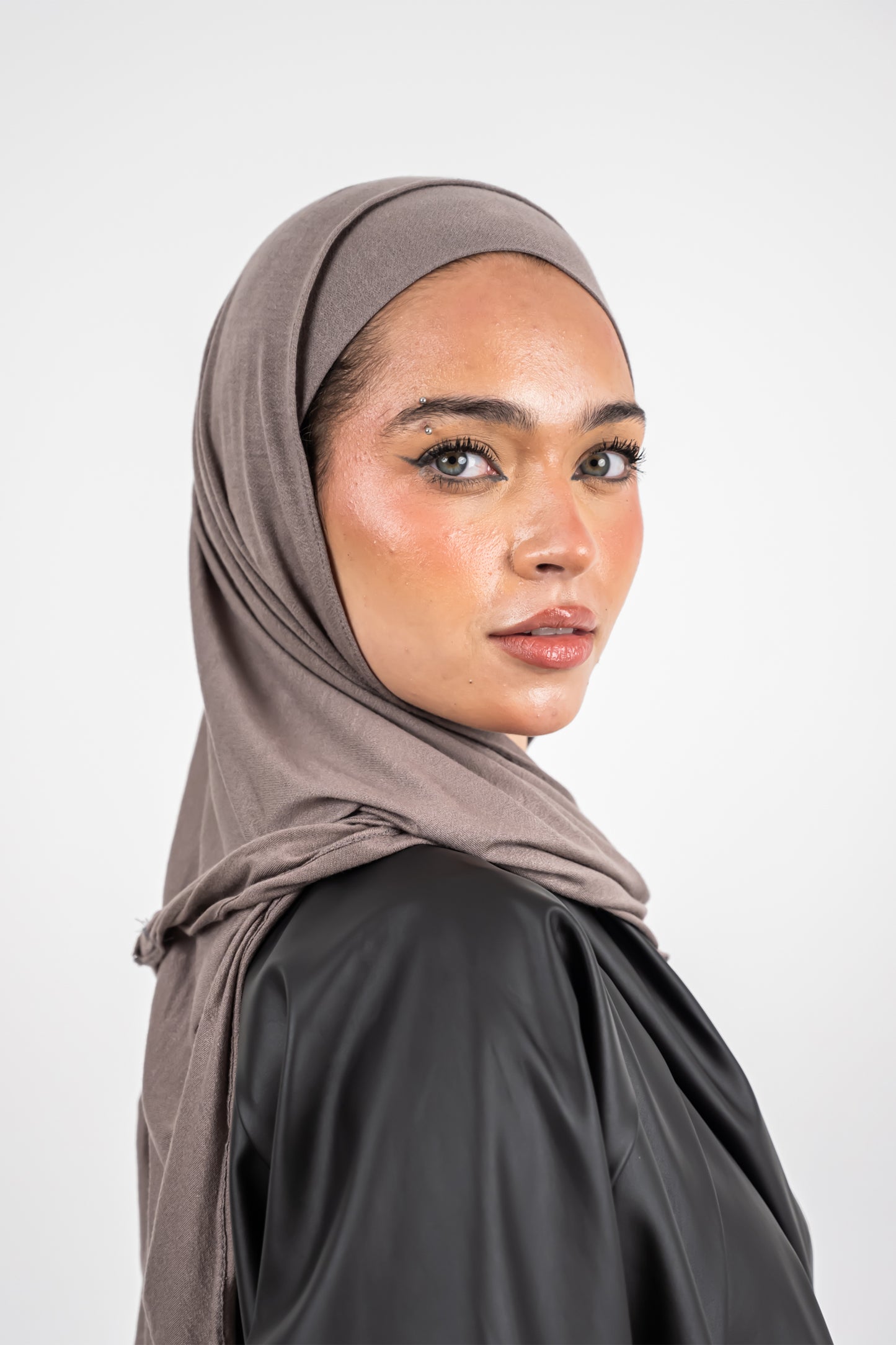 Easy Kuwaiti Scarf – Classic Fit