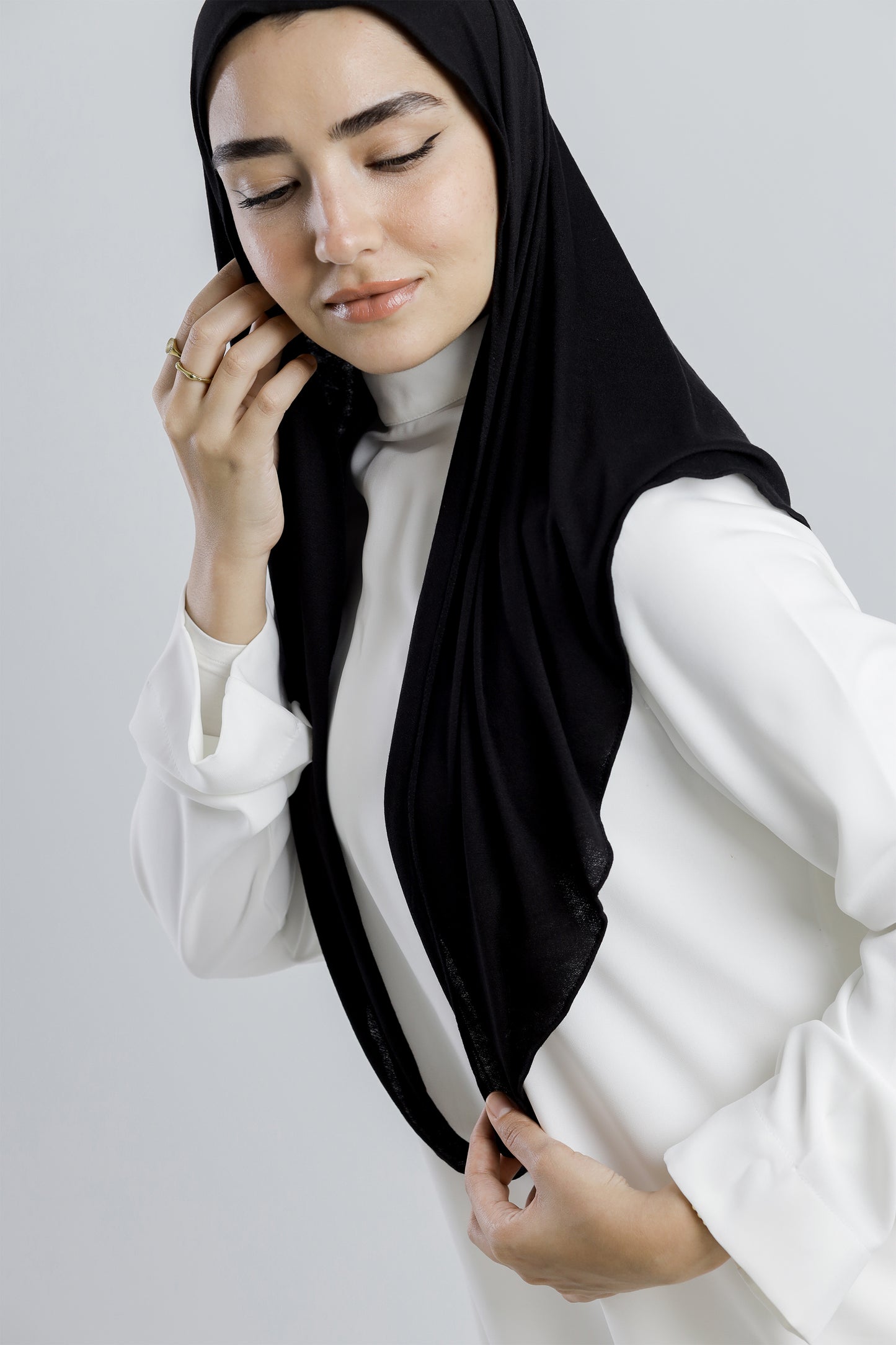 Easy Kuwaiti Scarf – Classic Fit