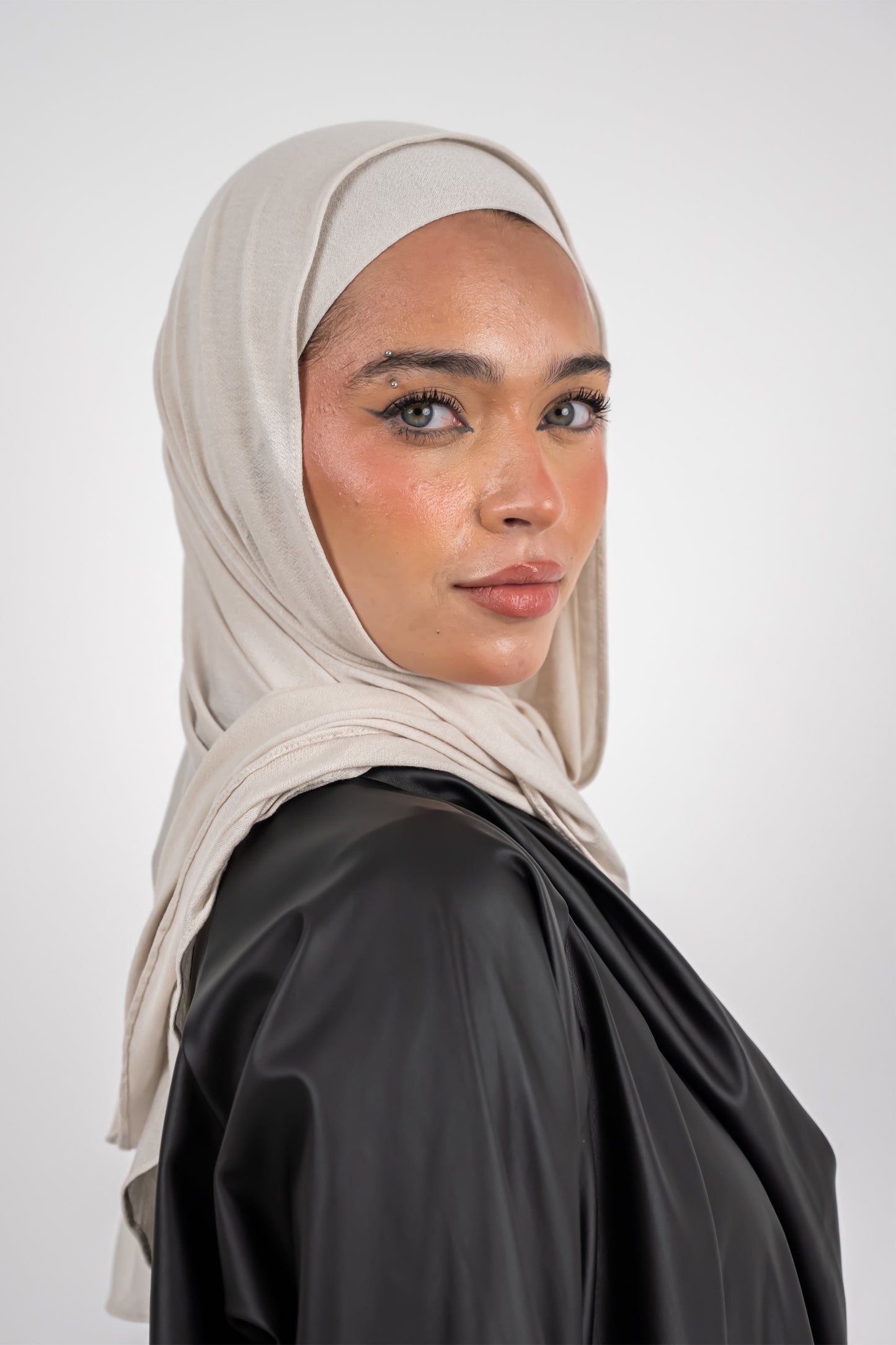 Easy Kuwaiti Scarf – Classic Fit
