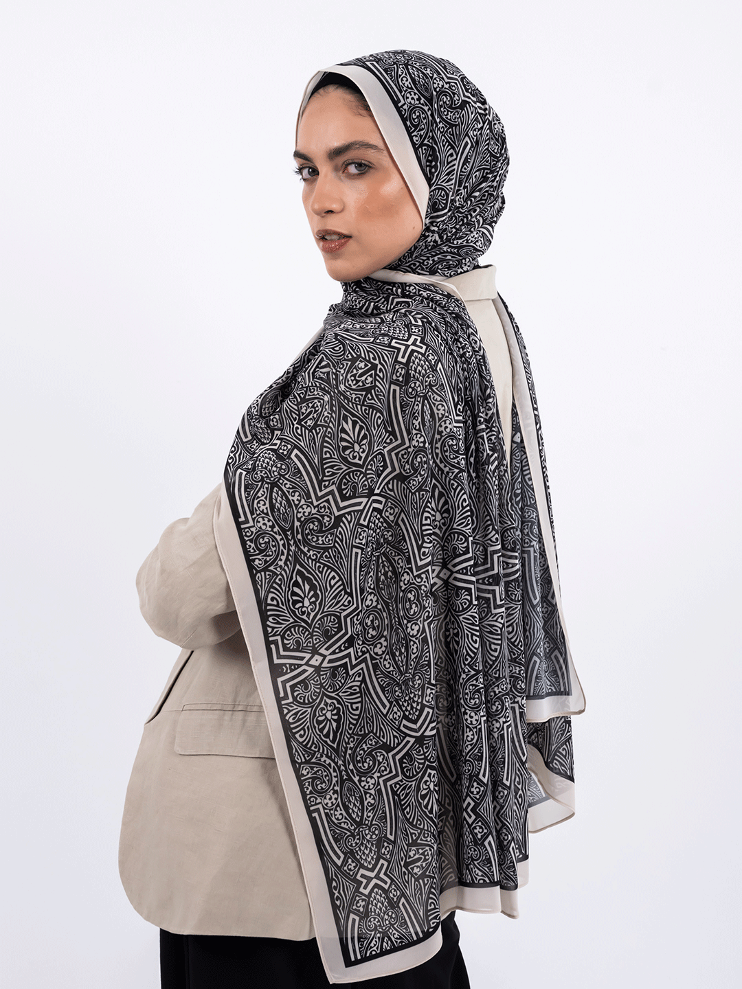 Nouveau Noir – Geometric Printed Scarf