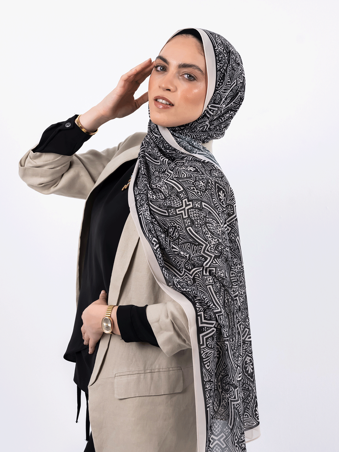 Nouveau Noir – Geometric Printed Scarf