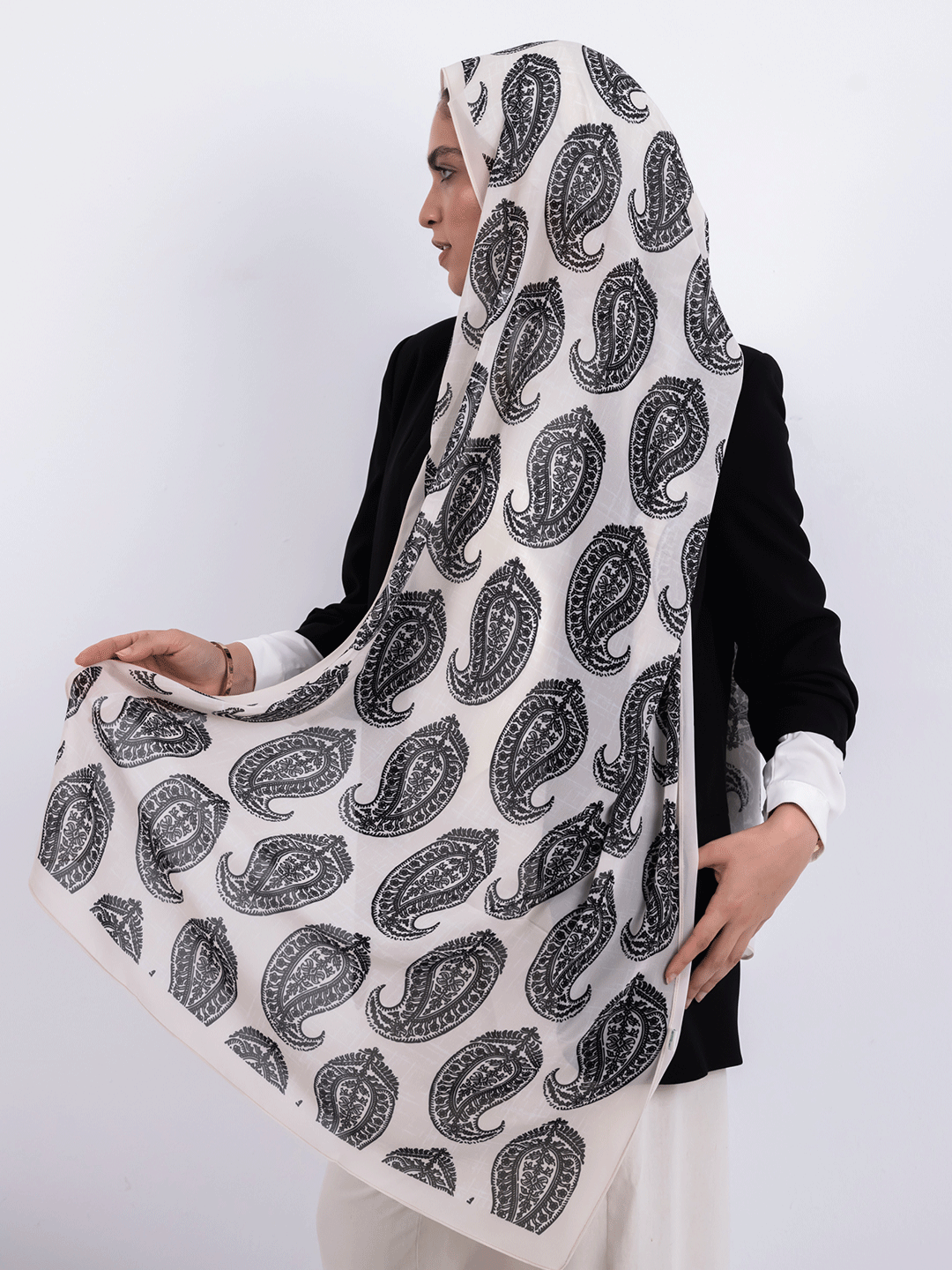 Classic Midnight - Monochrome Heritage