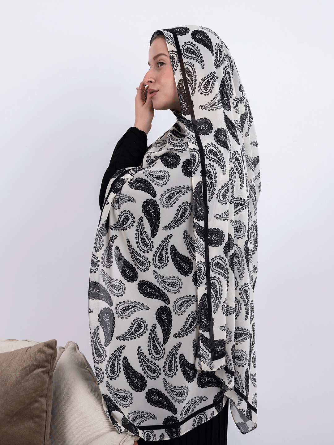 Ink Flow - Paisley Noir