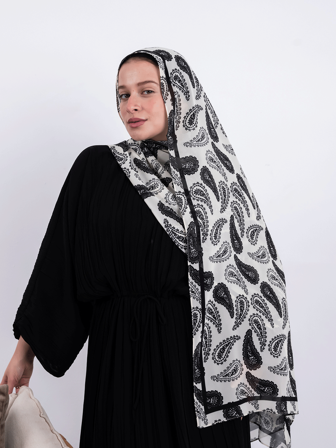 Ink Flow - Paisley Noir