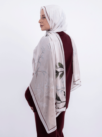 Winter Bloom – Soft Floral Scarf