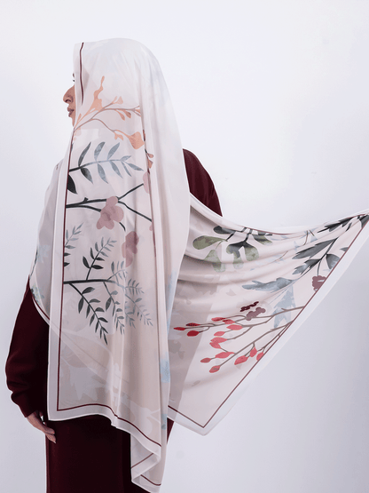 Winter Bloom – Soft Floral Scarf