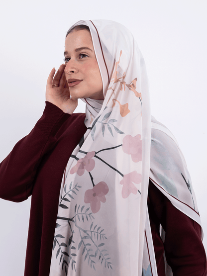 Winter Bloom – Soft Floral Scarf