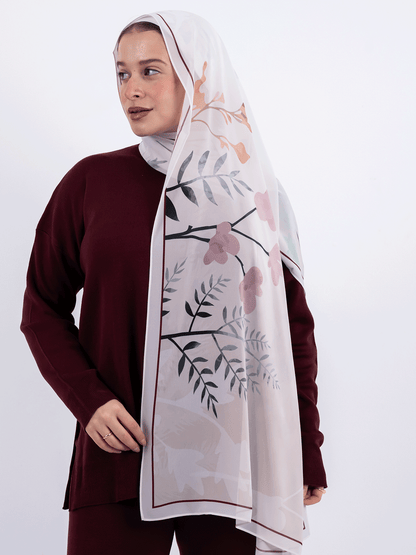 Winter Bloom – Soft Floral Scarf